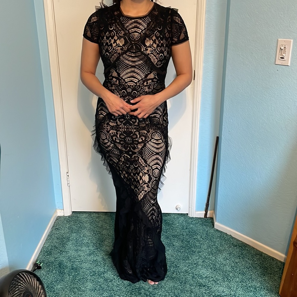 BCBGMAXAZRIA Black Lace Dress w Ruffles - Picture 14 of 16